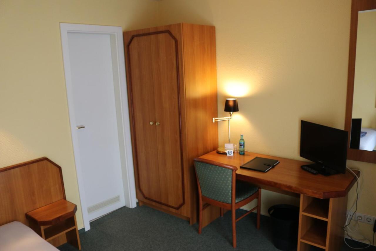 Stadthotel Brandenburger Hof 诺伊鲁平 外观 照片
